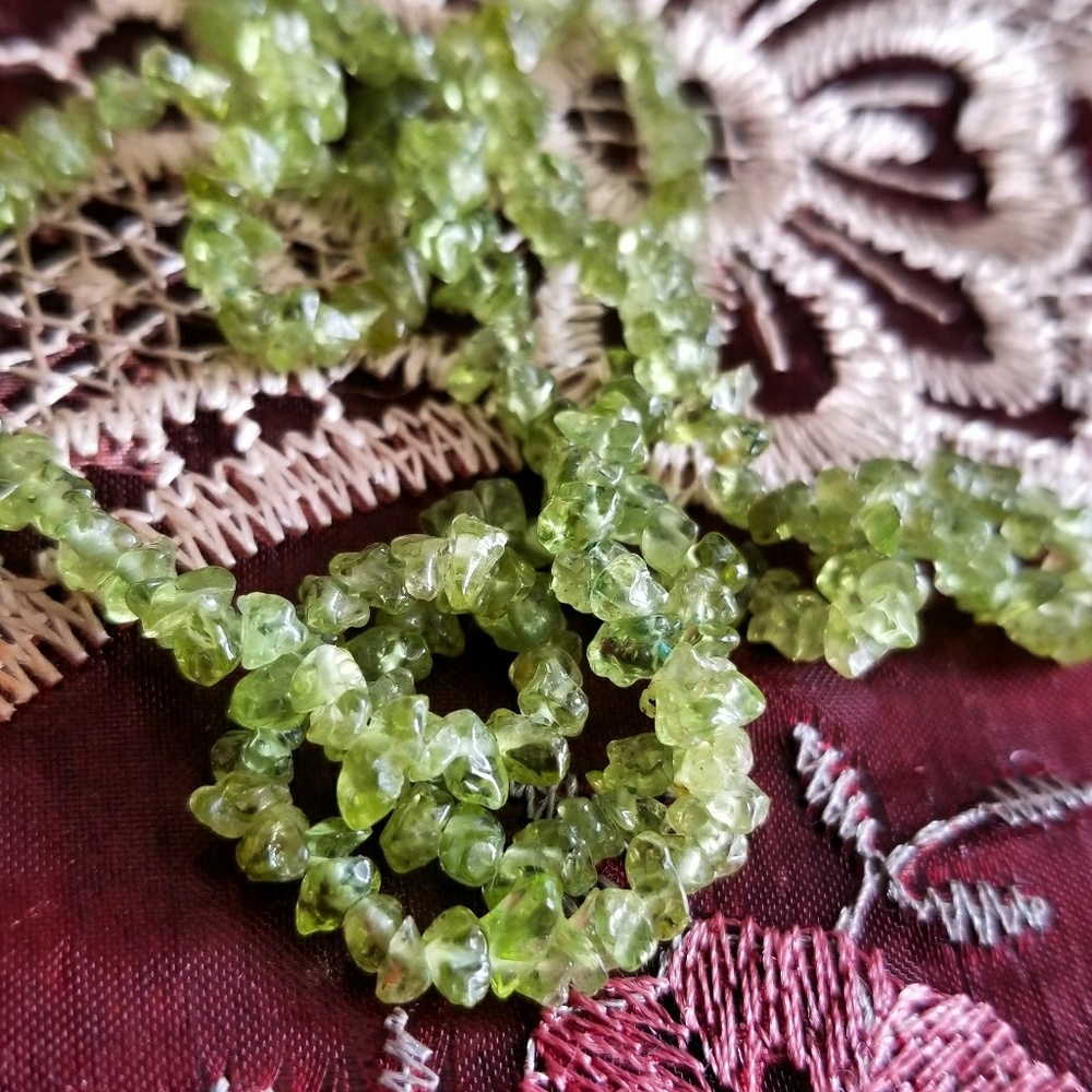 Peridot gemstone bead necklace green nugget beaded gem stone